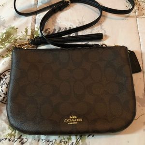 Authentic coach crossbody/clutch